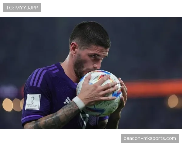 德保罗闪耀世界杯赛场，入选MVP候选名单引热议