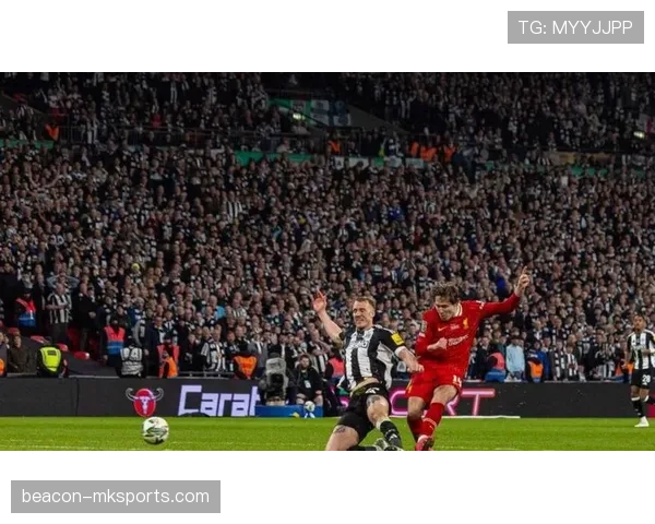 曼联关键比赛抗压能力不足：争冠形势受影响，稳定性面临考验